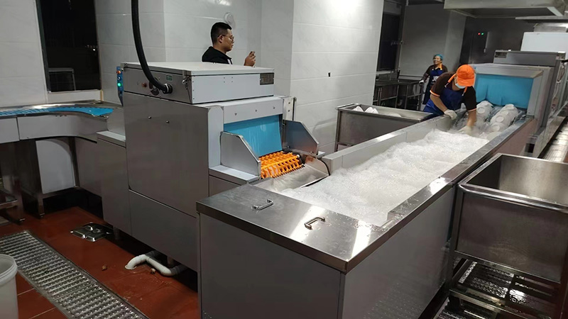 大型斜插式商用洗碗機(jī)實(shí)拍圖
